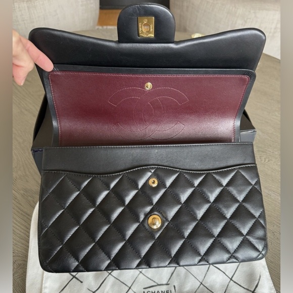 Authentic Lambskin Jumbo Classic Double Flap Bag GHW - Picture 6 of 16